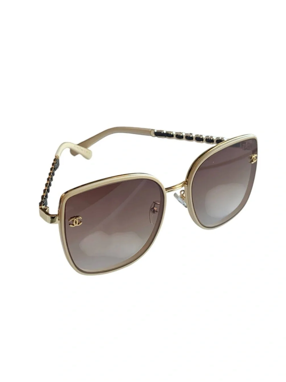 🕶️ Women’s Oversized Square Gold-Tone Chain Sunglasses 🕶️